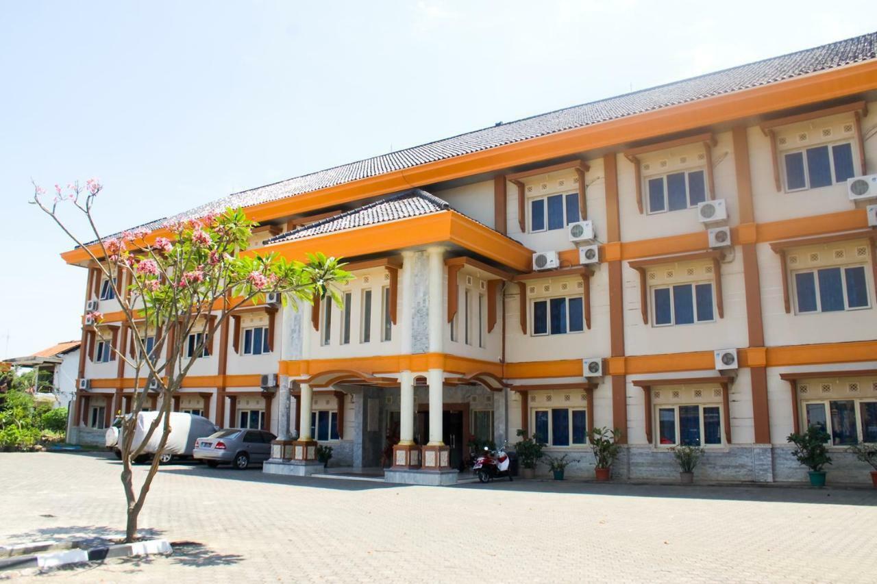 Hotel Wiwi Perkasa 2 Indramayu ภายนอก รูปภาพ